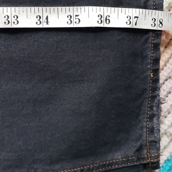 ASOS DESIGN classic rigid jeans in washed black with abrasions w 30" L 32" - Picture 7 of 13